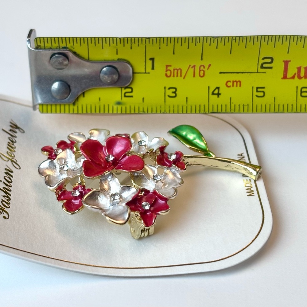 Red and white bouquet brooch, NIP - Picture 3 of 3
